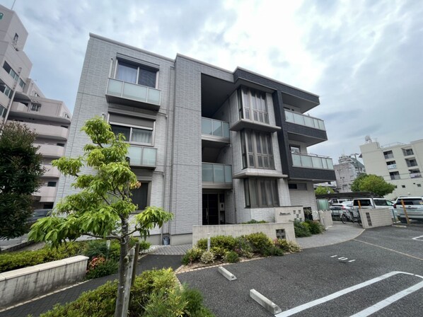 プレミアス三左衛門の物件外観写真